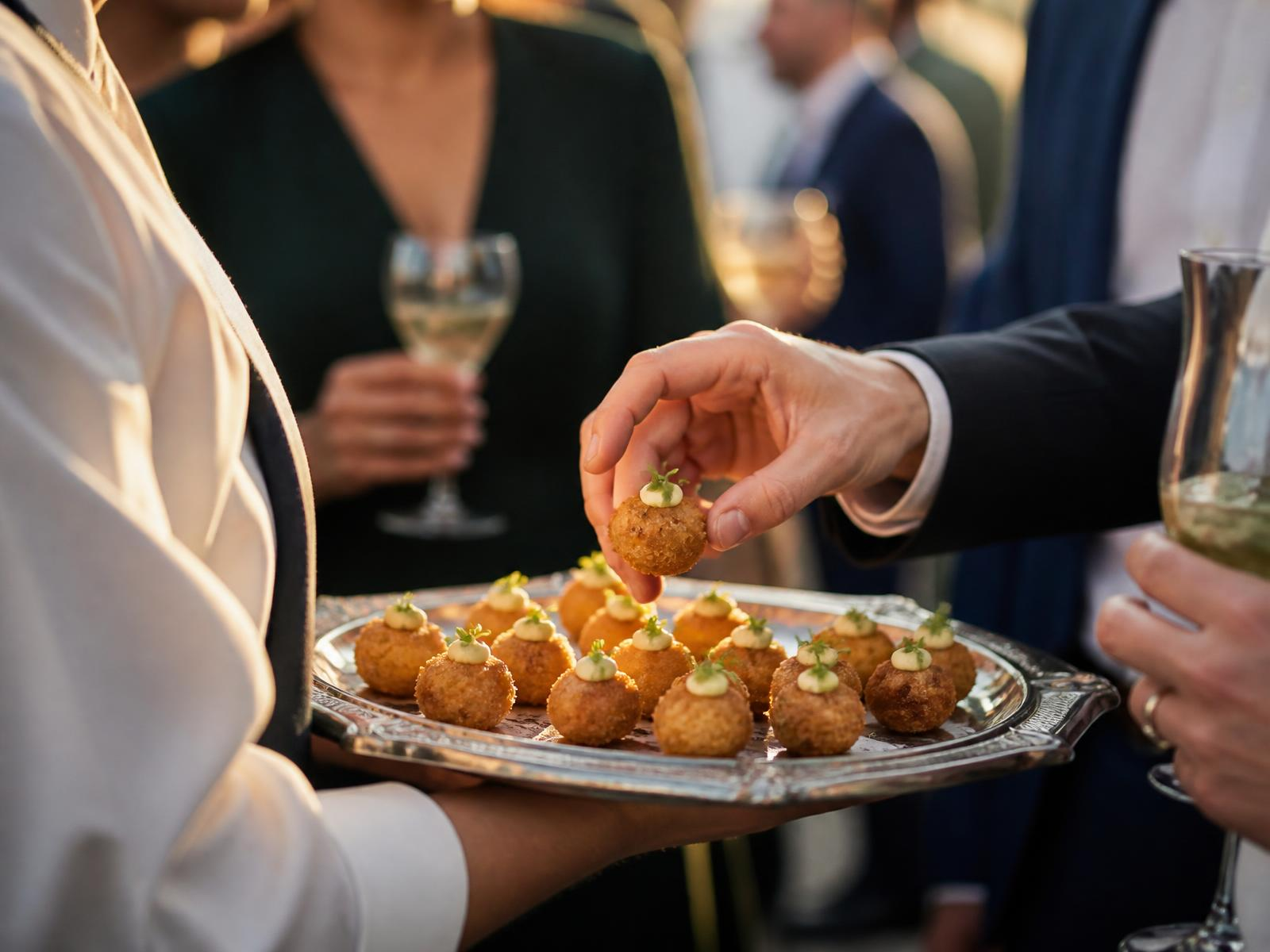 Croquetas servidas: en cócteles y eventos